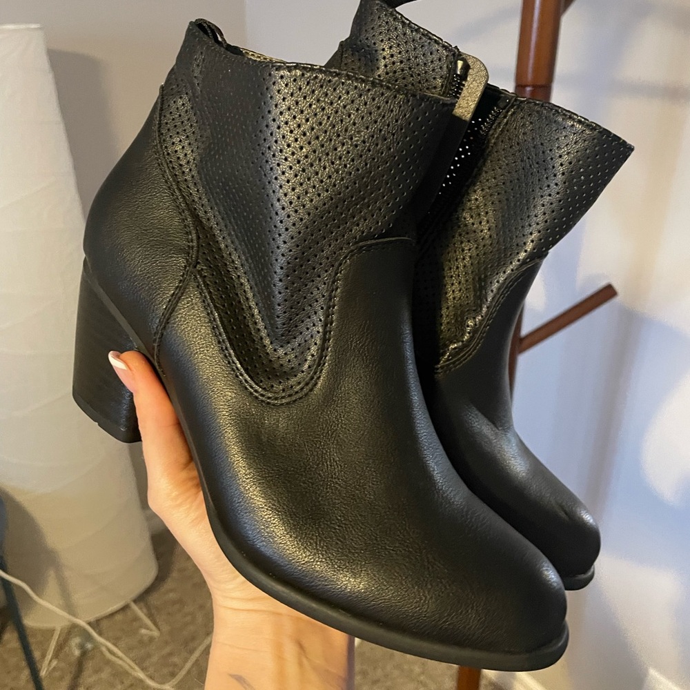 Ankle boots